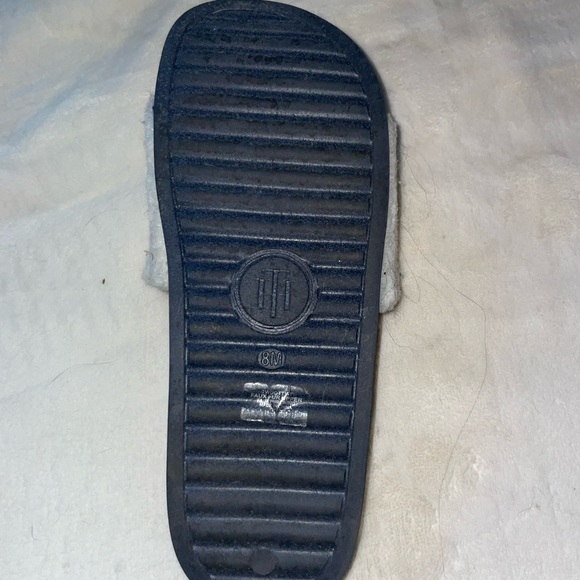 Tommy Hilfiger fuzzy slides - Picture 3 of 3